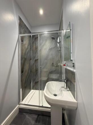 1 bed Apartment to rent Image 5