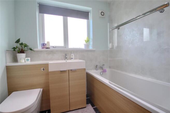 3 bed Semi-Detached for sale Image 9