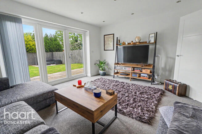 3 bed Semi-Detached for sale Image 5