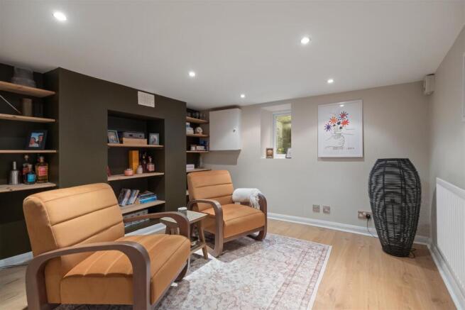 3 bed Terraced for sale Image 12