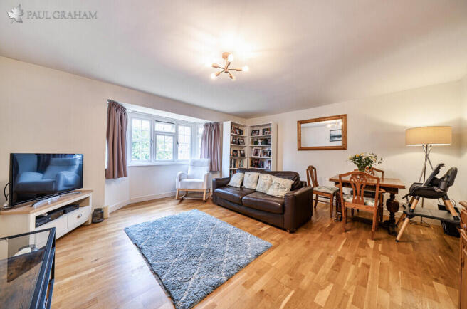 2-bed flat on Sycamore Close, Carshalton, £340,000