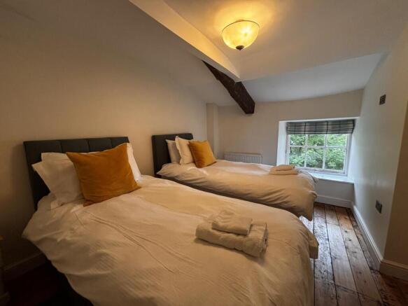 3 bed Terraced for sale Image 5
