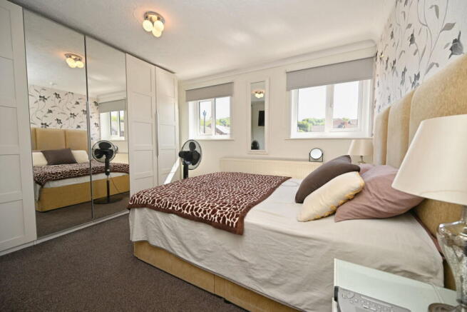 3 bed Semi-Detached for sale Image 11