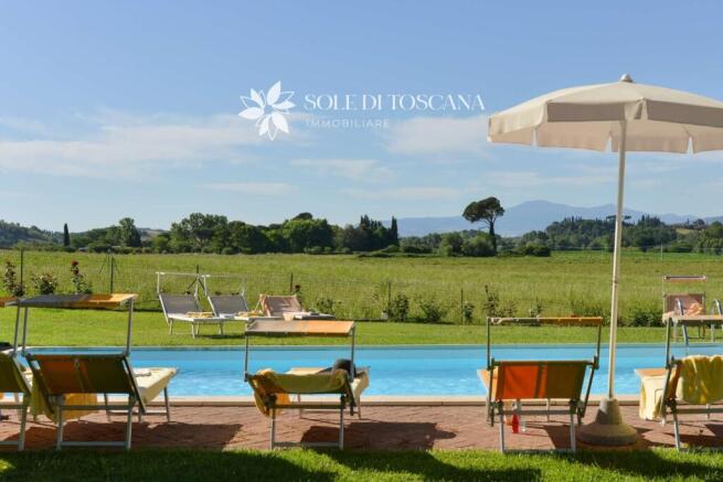 Monteroni_d_Arbia_farmhouse_with_pool_for_sale (5)