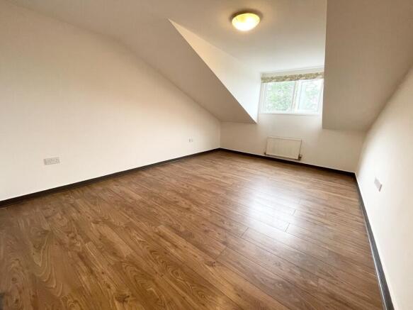 3 bed Apartment for sale Image 11