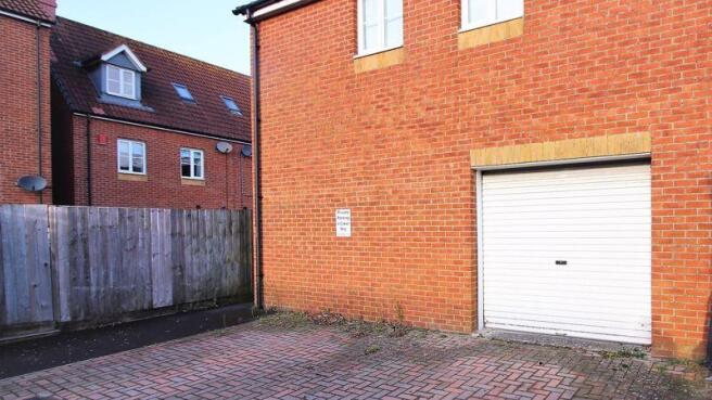 Garage & Parking Space