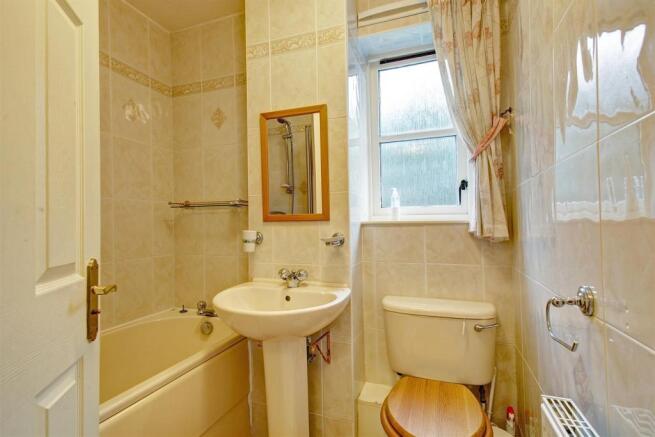 BATHROOM .jpg