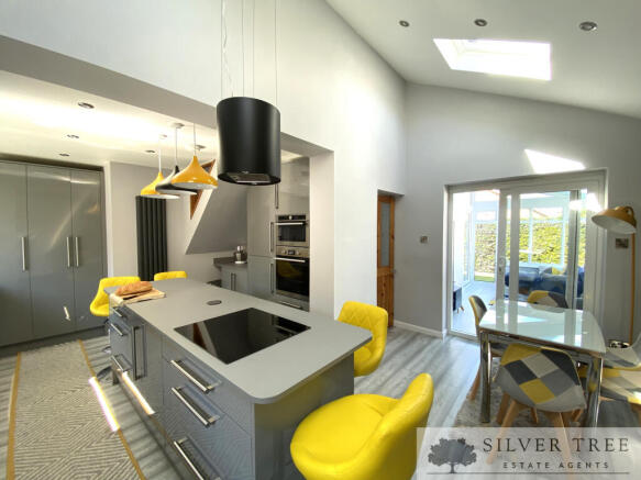 3 bed Semi-Detached for sale Image 4