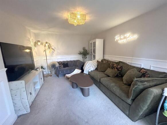 3 bed Detached for sale Image 2