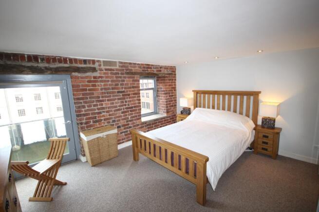 2 bed Apartment to rent Image 12
