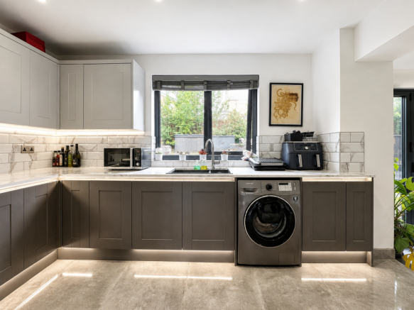 3 bed Detached for sale Image 8
