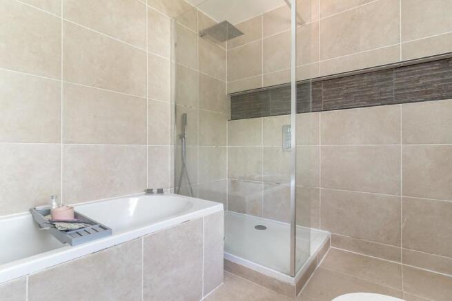 Bathroom - B.jpg