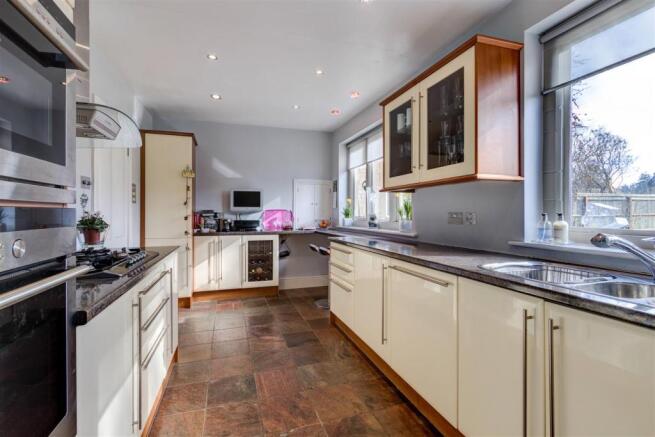 KitchenBreakfastRoom