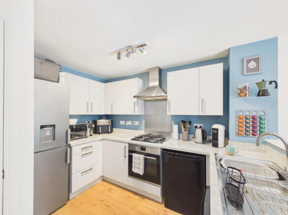 3 bed Semi-Detached for sale Image 8