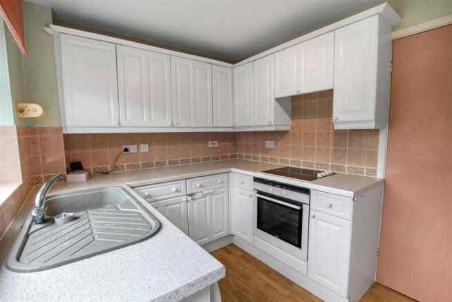 3 bed Semi-Detached for sale Image 5