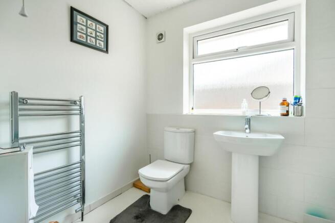 2 bed Bungalow for sale Image 8