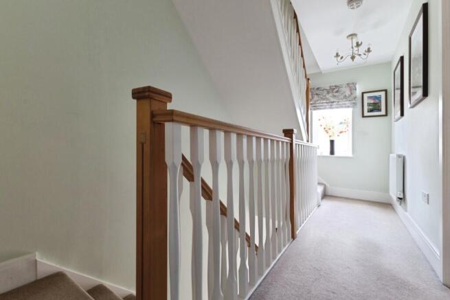 3 bed Town House for sale Image 8