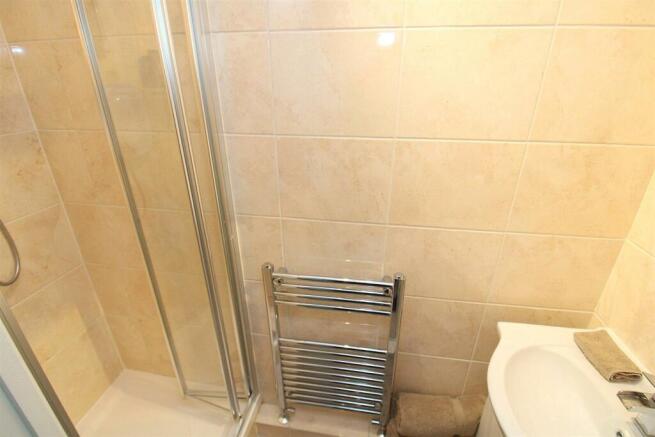 Ensuite Bed 2.JPG