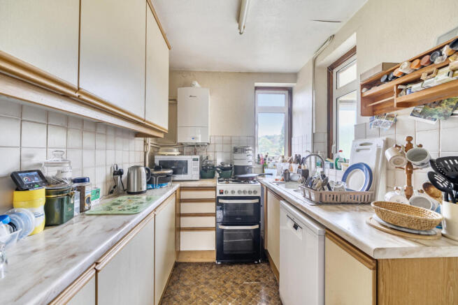 1362125-3-68de882...