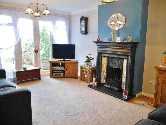 Lounge Photo 2