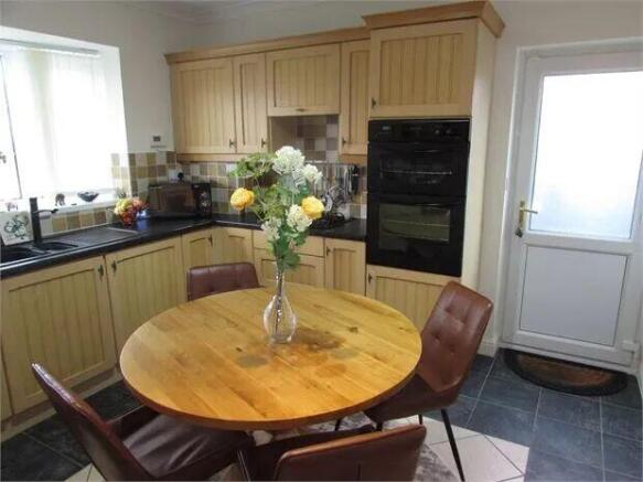 2 bed Detached Bungalow for sale Image 8