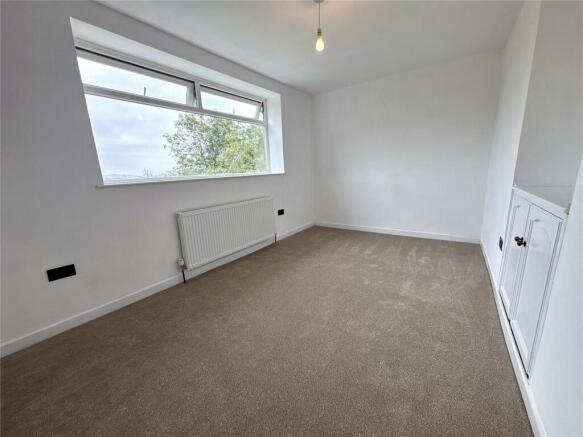 3 bed Semi-Detached to rent Image 6