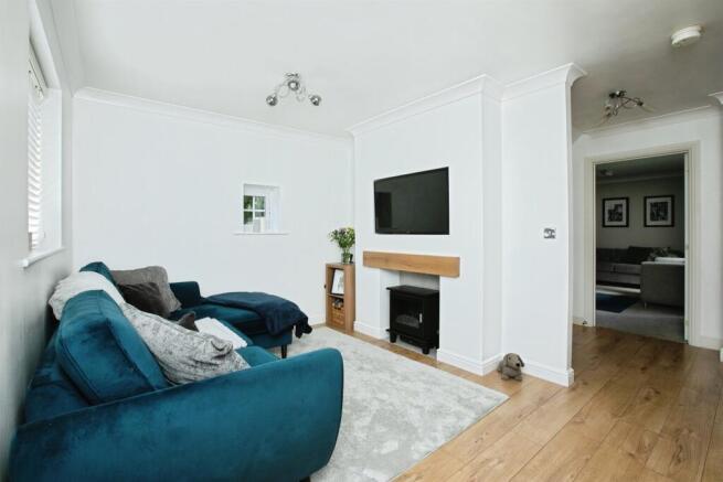 4 bed Semi-Detached for sale Image 5