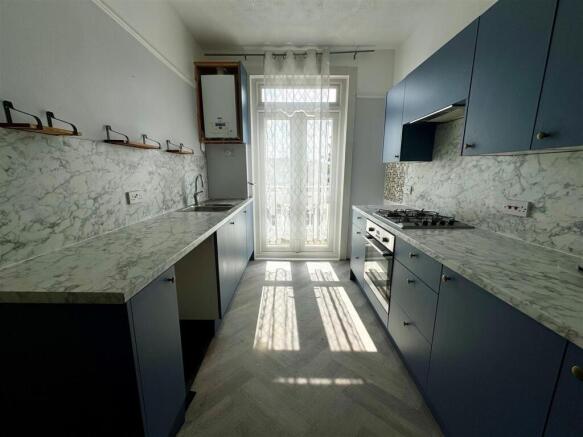 Kitchen1.jpg