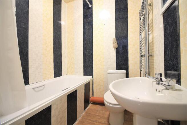 Family Bathroom/ WC