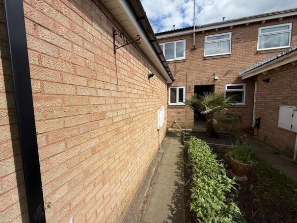 3 bed Terraced for sale Image 12