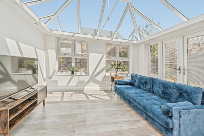 4 bed Detached for sale Image 5