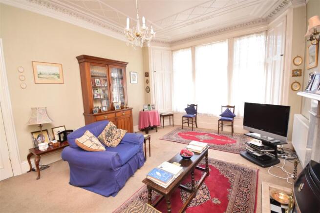 Lounge 2.JPG