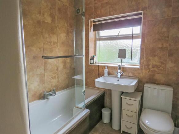 Bathroom.JPG