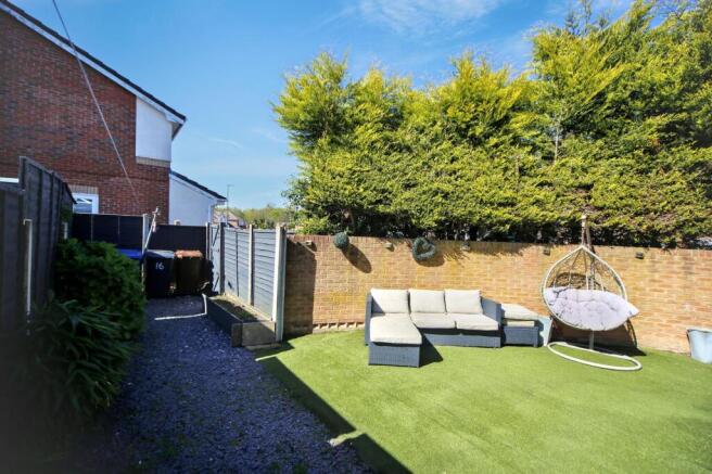 4 bed Semi-Detached for sale Image 6