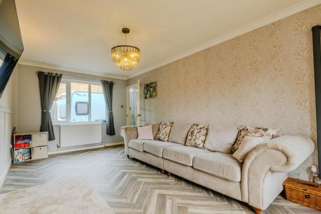 96 Richmond Drive, Skegness photo 4
