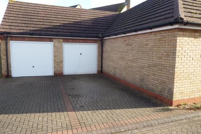 Garage & Driveway