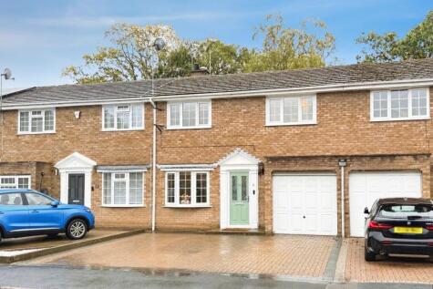 Cheviot Close, Farnborough, Hampshire, GU14