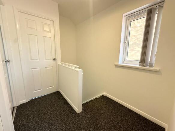 3 bed Semi-Detached to rent Image 9