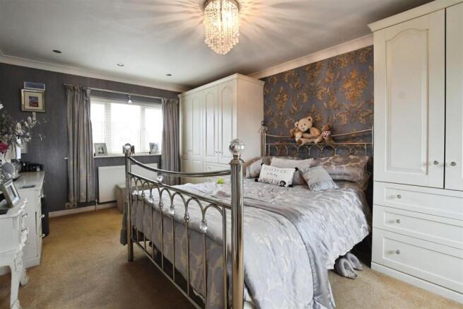 3 bed Detached for sale Image 9