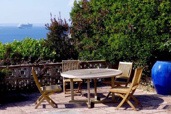 Garden Table v...