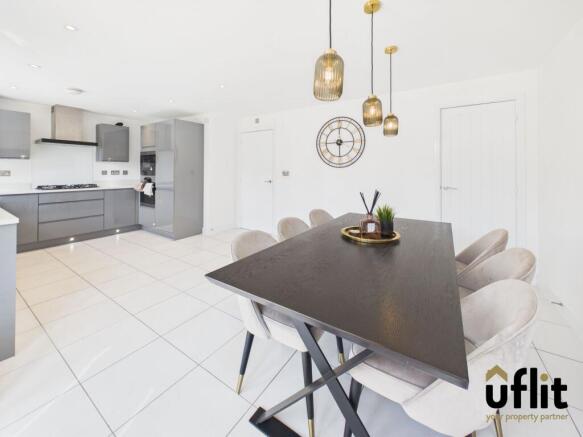 4 bed Detached for sale Image 12