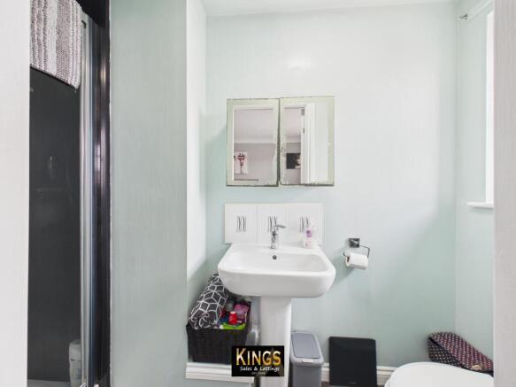 4 bed Detached for sale Image 10