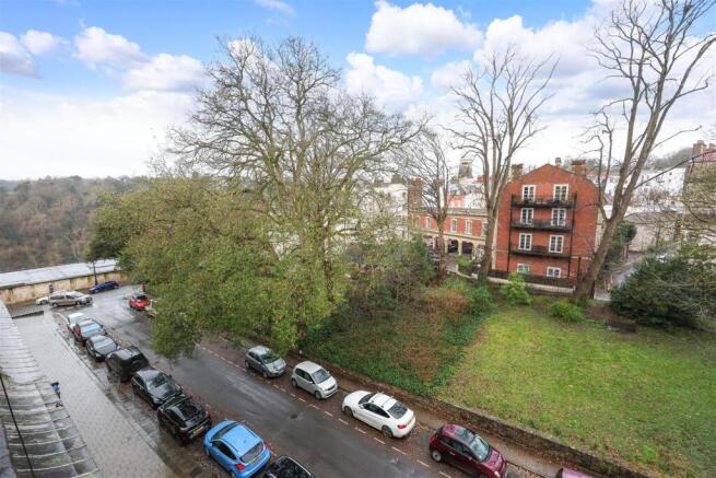 3FF 8 Caledonia Place 7.JPG