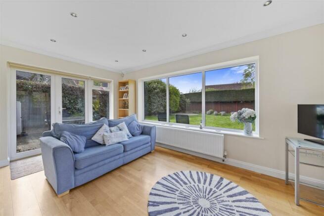 Lounge/Sun Room