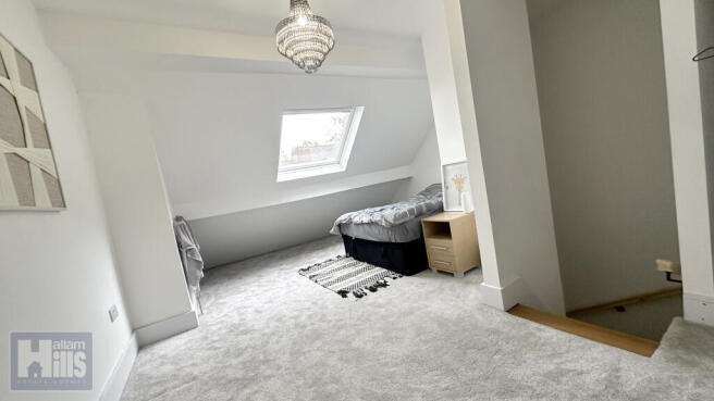 3 bed Terraced to rent Image 12