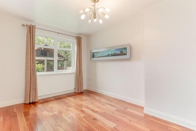 4 bed Semi-Detached for sale Image 6