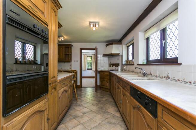 KITCHEN/BREAKFAST ROOM