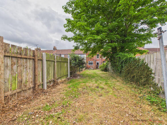 3 bed Terraced for sale Image 11