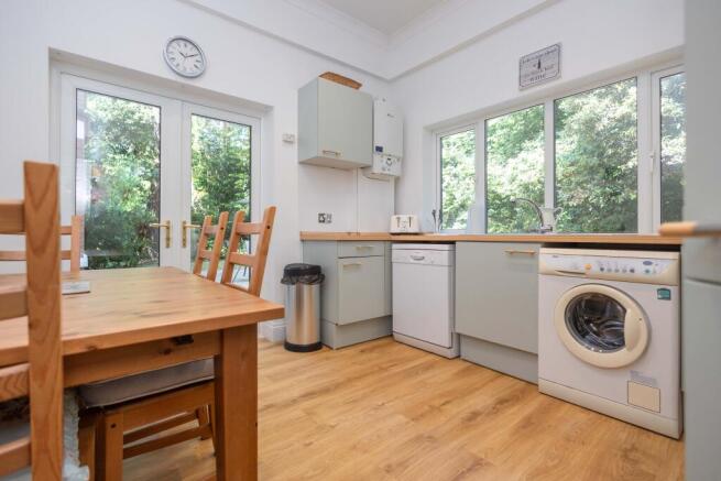 Apartment in Canford Cliffs - View 4