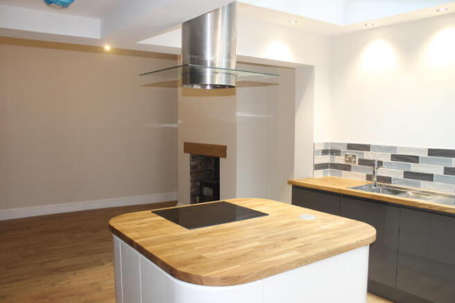 3 bed Terraced to rent Image 8